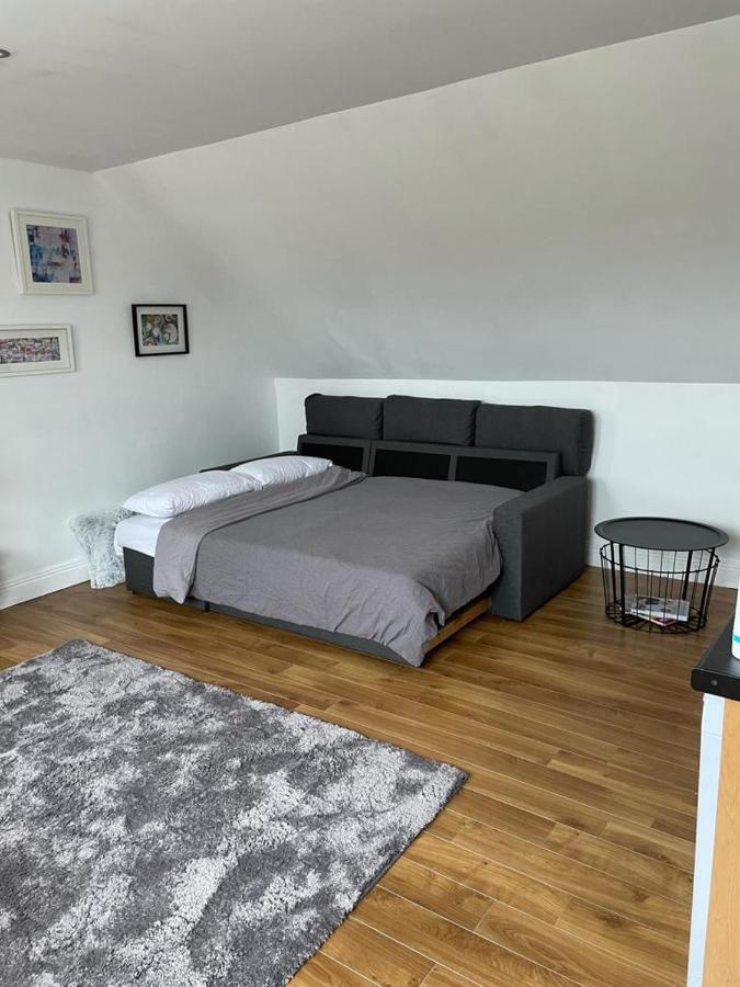 Captivating 1-Bed Apartment In Cloyne Корк Екстер'єр фото
