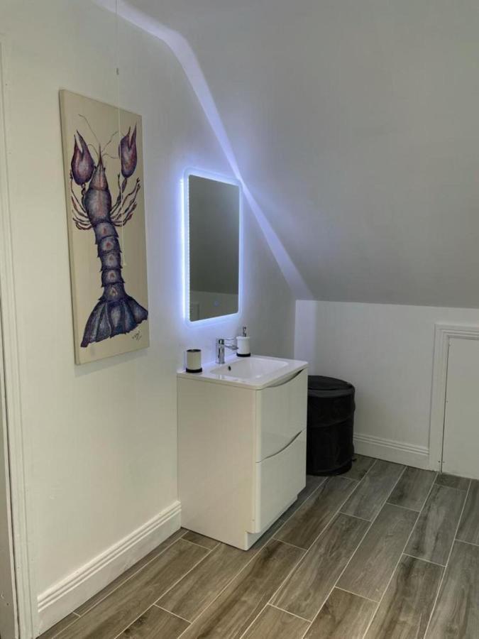Captivating 1-Bed Apartment In Cloyne Корк Екстер'єр фото