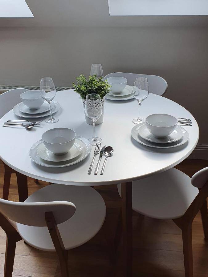 Captivating 1-Bed Apartment In Cloyne Корк Екстер'єр фото